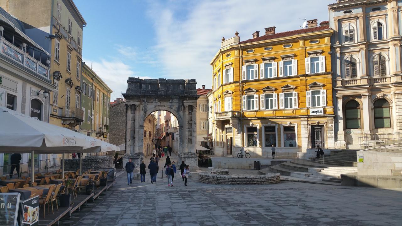 Apartments Bosankic Пула Екстериор снимка