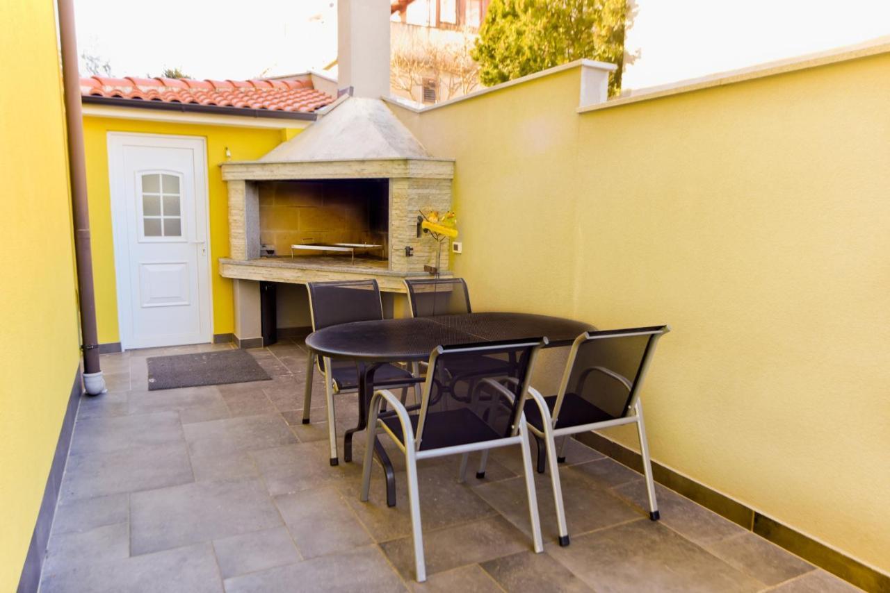 Apartments Bosankic Пула Екстериор снимка