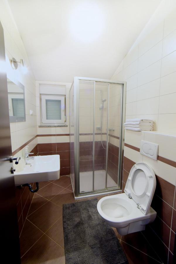Apartments Bosankic Пула Екстериор снимка